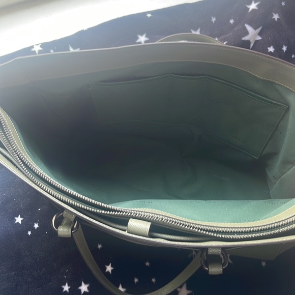 COACH bag with laptop and iPad storage - Picture 3 of 6